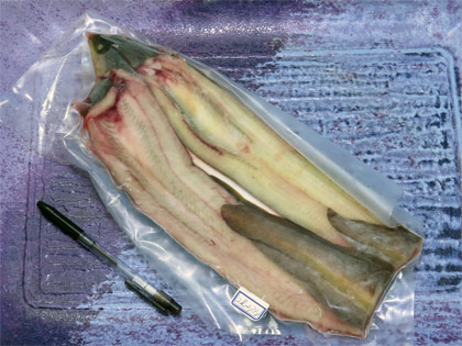天然うなぎ2尾で273g