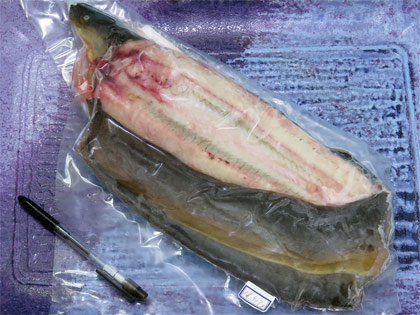 天然うなぎ1尾で517g